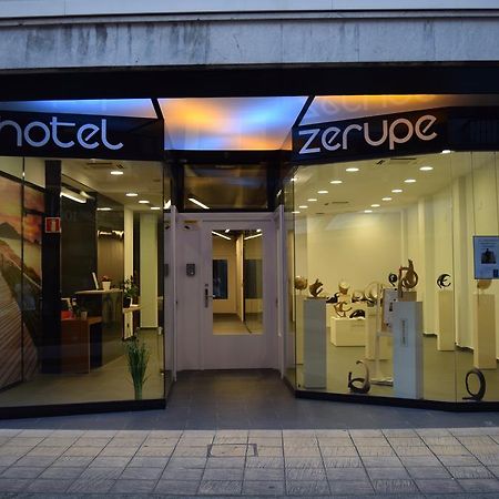 Zerupe Hotel 자라우츠 외부 사진