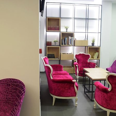 Zerupe Hotel 자라우츠 외부 사진