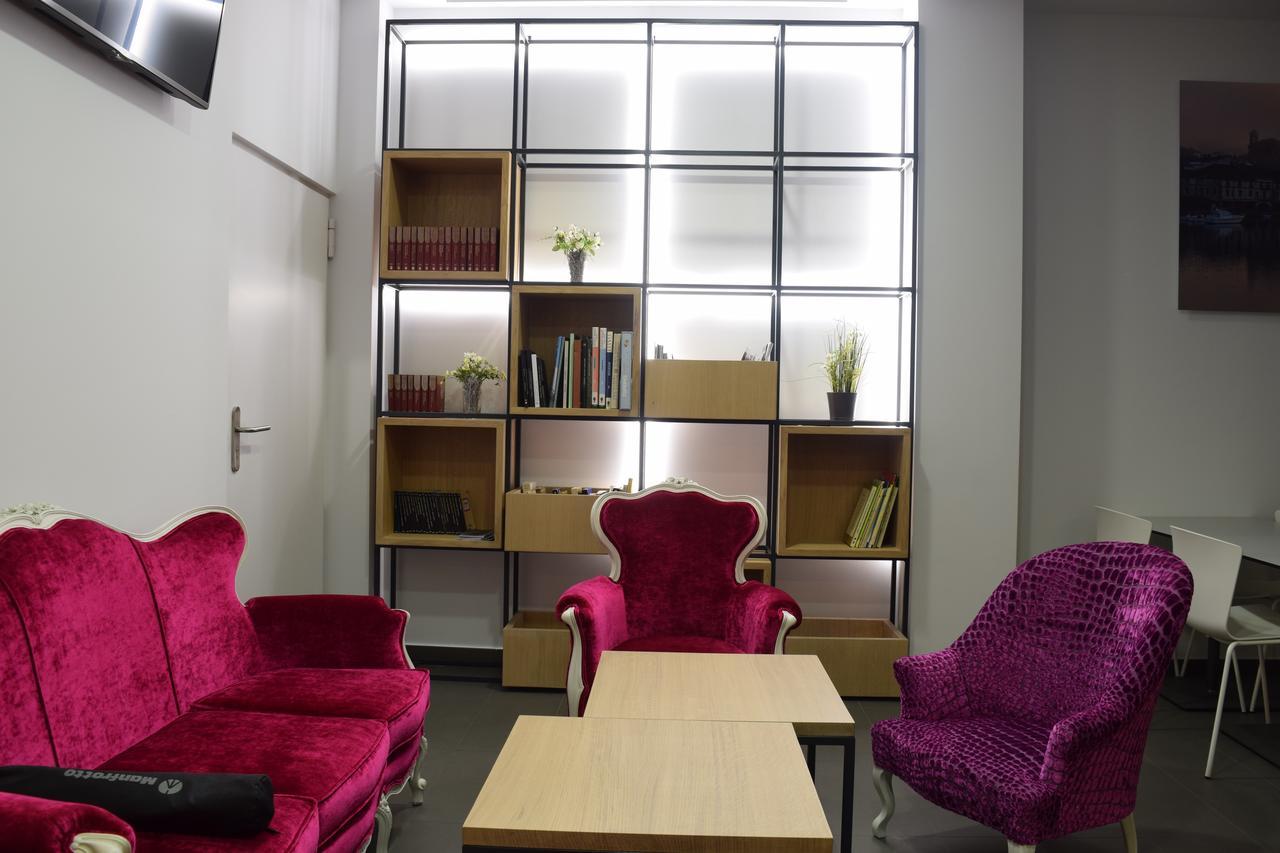 Zerupe Hotel 자라우츠 외부 사진