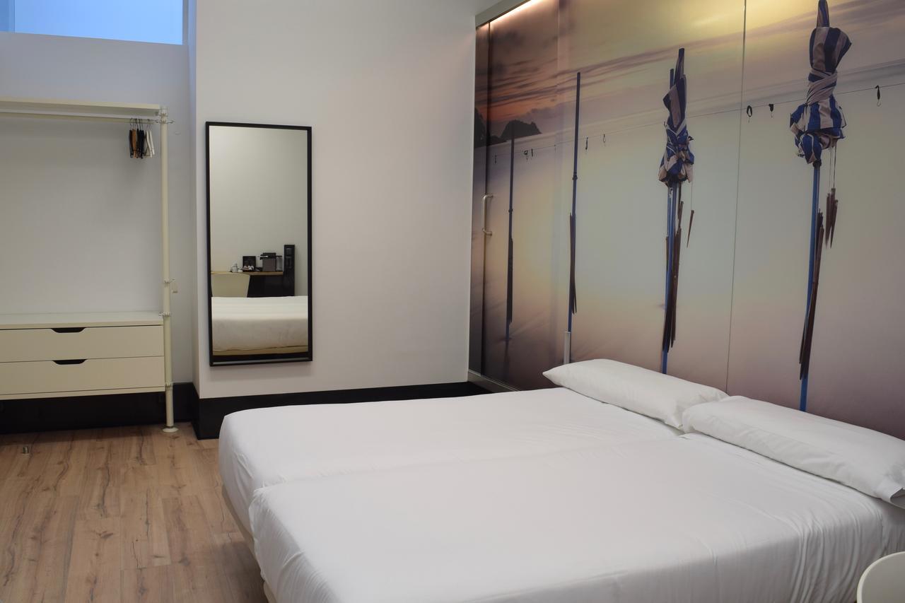 Zerupe Hotel 자라우츠 외부 사진
